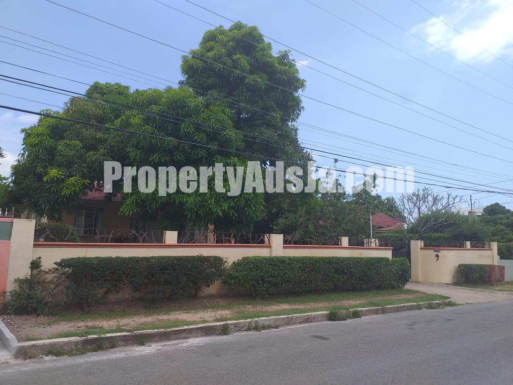House For Sale in Sundown Crescent, Kingston / St. Andrew Jamaica