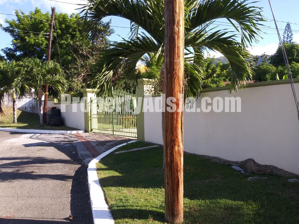 House For Sale in Lower Jacks Hill, Kingston / St. Andrew Jamaica