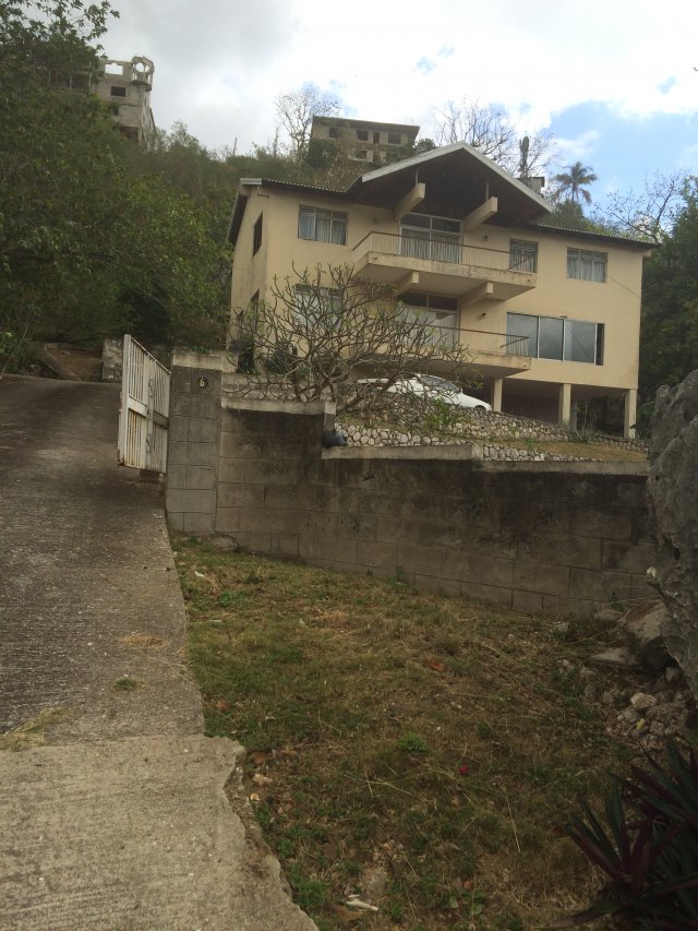 House For Sale in BELVEDERE, Kingston / St. Andrew Jamaica