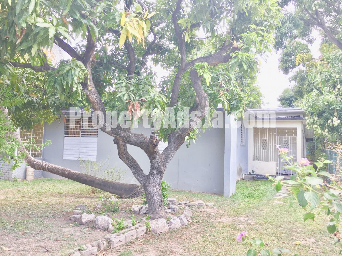 House For Sale in Mona, Kingston / St. Andrew Jamaica