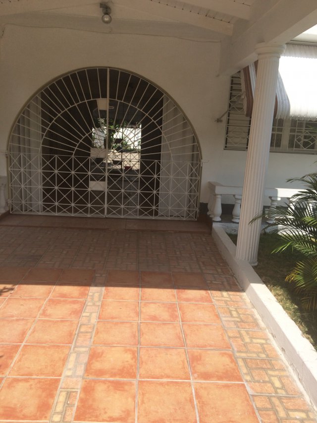 House For Sale in MONA KGN 6, Kingston / St. Andrew Jamaica