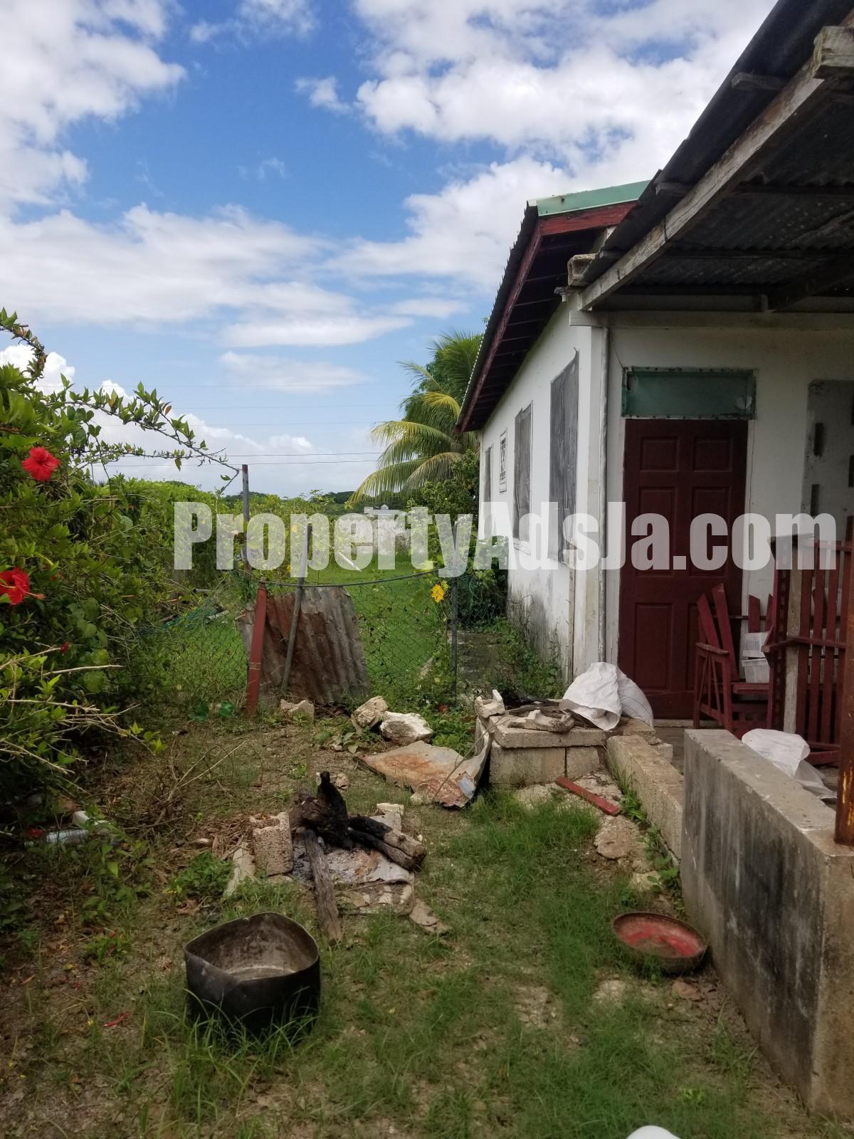 House For Sale in BUSHY PARK, St. Catherine Jamaica