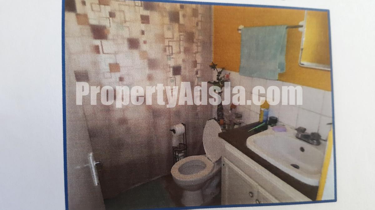 House For Sale in Lyndale Road, Kingston / St. Andrew Jamaica