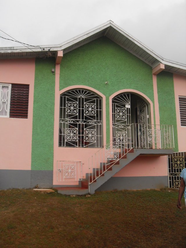 House For Sale in Peppers, St. Elizabeth Jamaica
