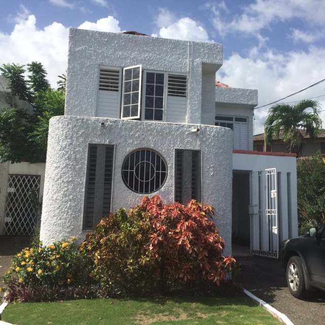 Townhouse For Rent in Norbrook, Kingston / St. Andrew Jamaica