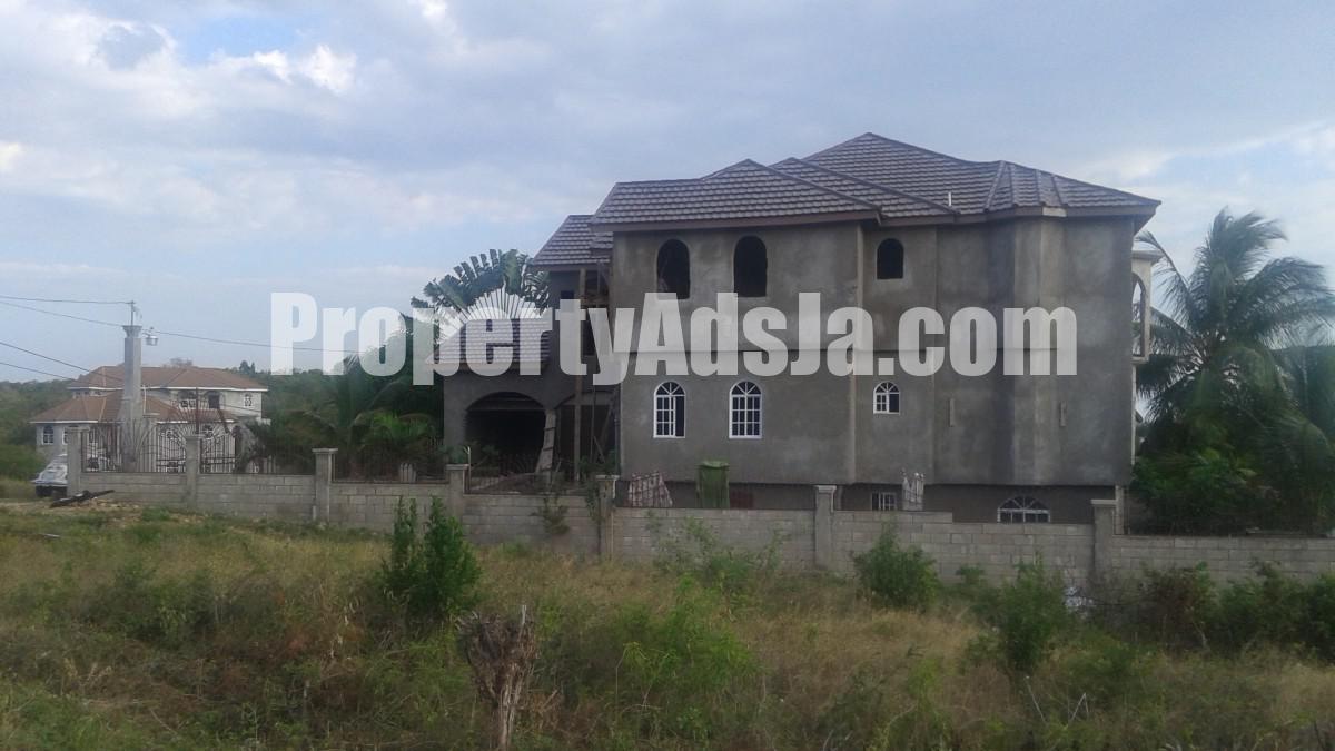 Apartment For Rent in May pen, Clarendon Jamaica