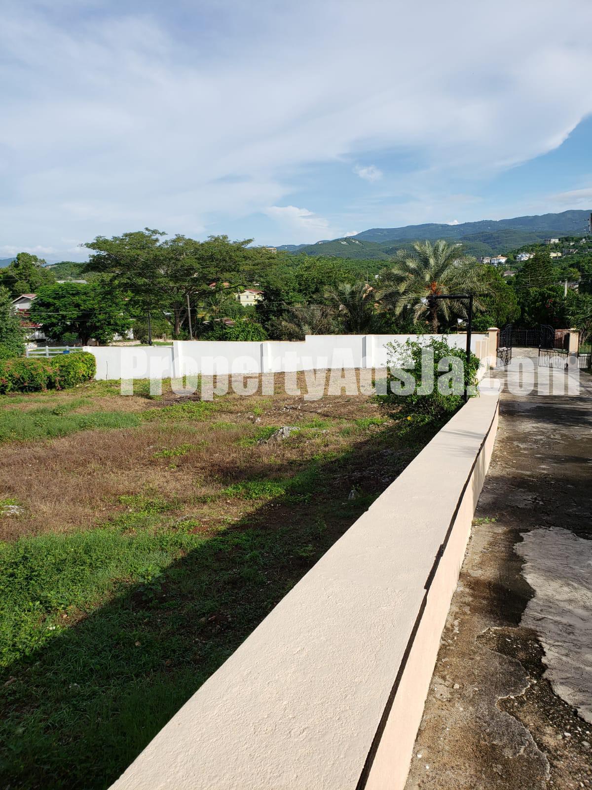 House For Sale in st Jago Heights, St. Catherine Jamaica