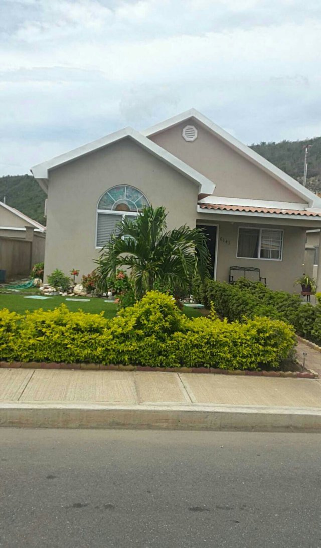 House For Sale in caymanas estate, St. Catherine Jamaica