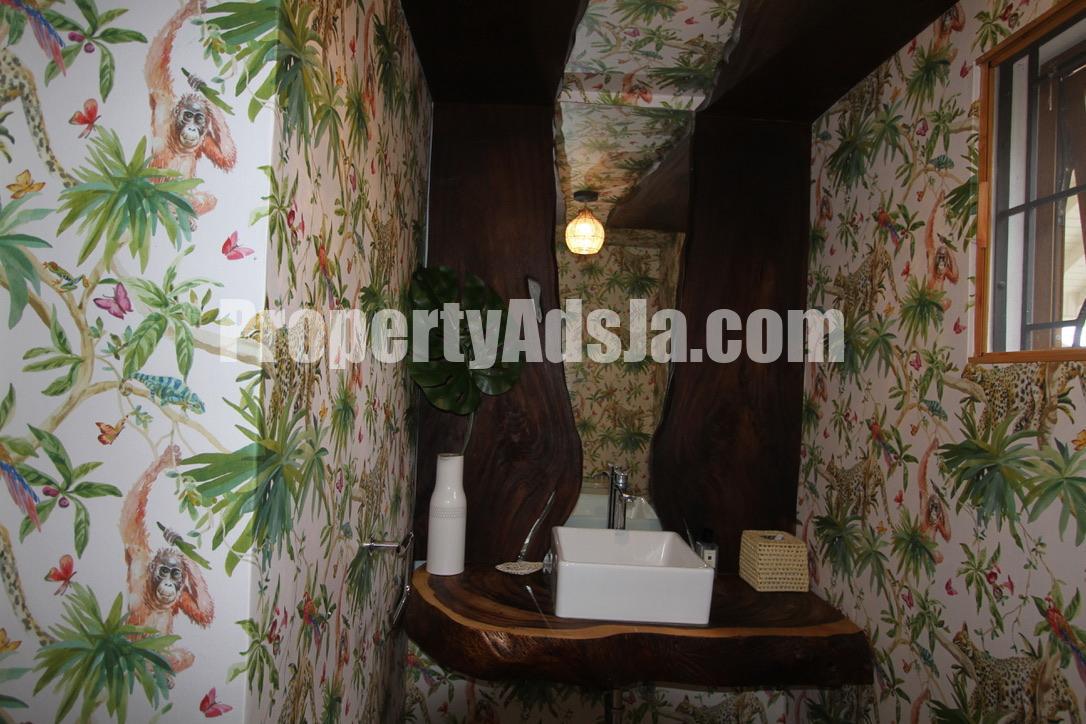 Townhouse For Sale in Kingston / St. Andrew Jamaica