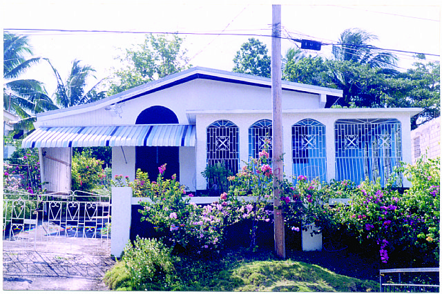 House For Sale in Santa Cruz St Elizabeth Jamaica 