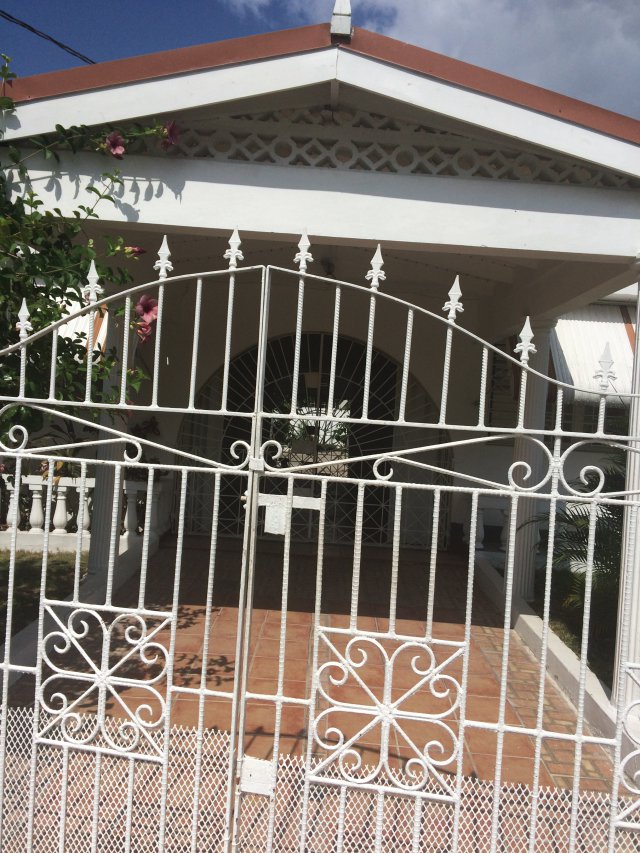House For Sale in MONA, Kingston / St. Andrew Jamaica