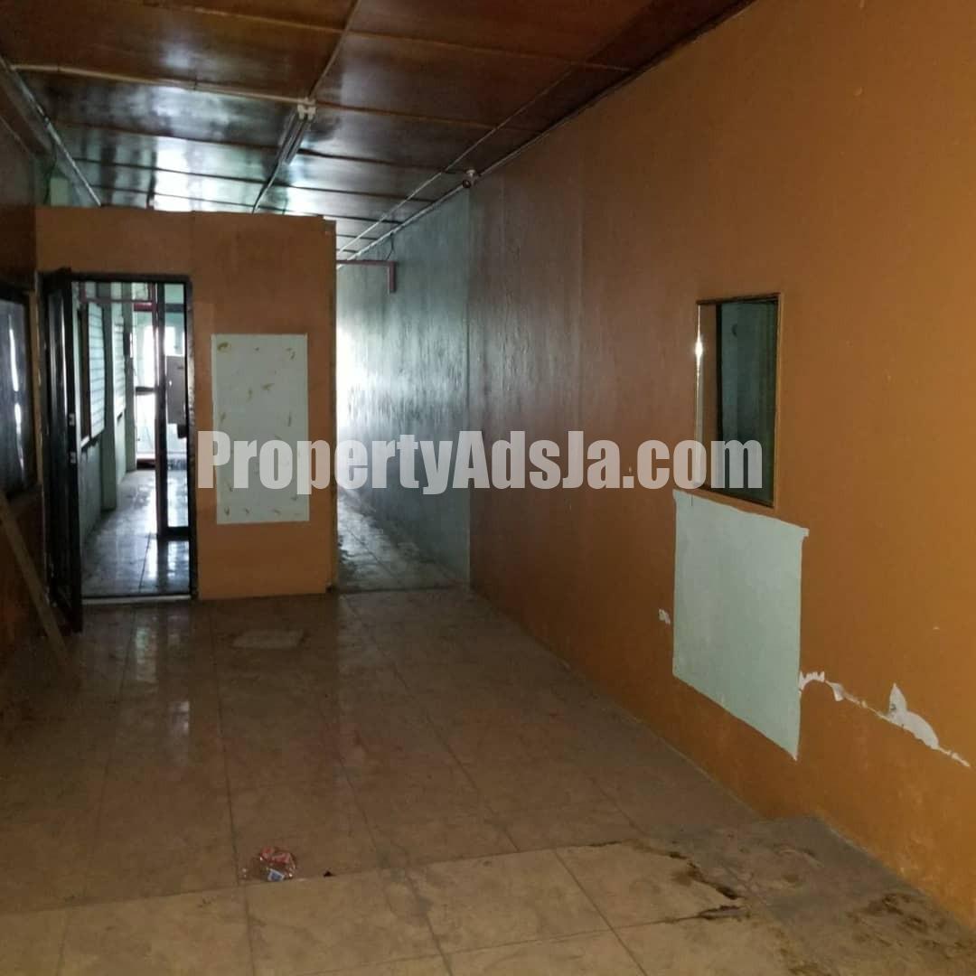 Commercial building For Rent in Hagley Park rd, Kingston / St. Andrew