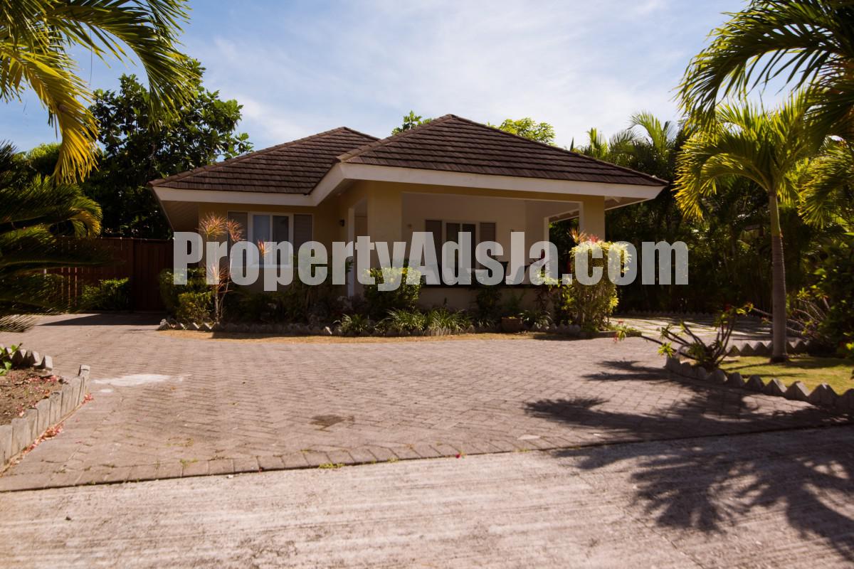 Townhouse For Rent in The Palms, St. Ann Jamaica