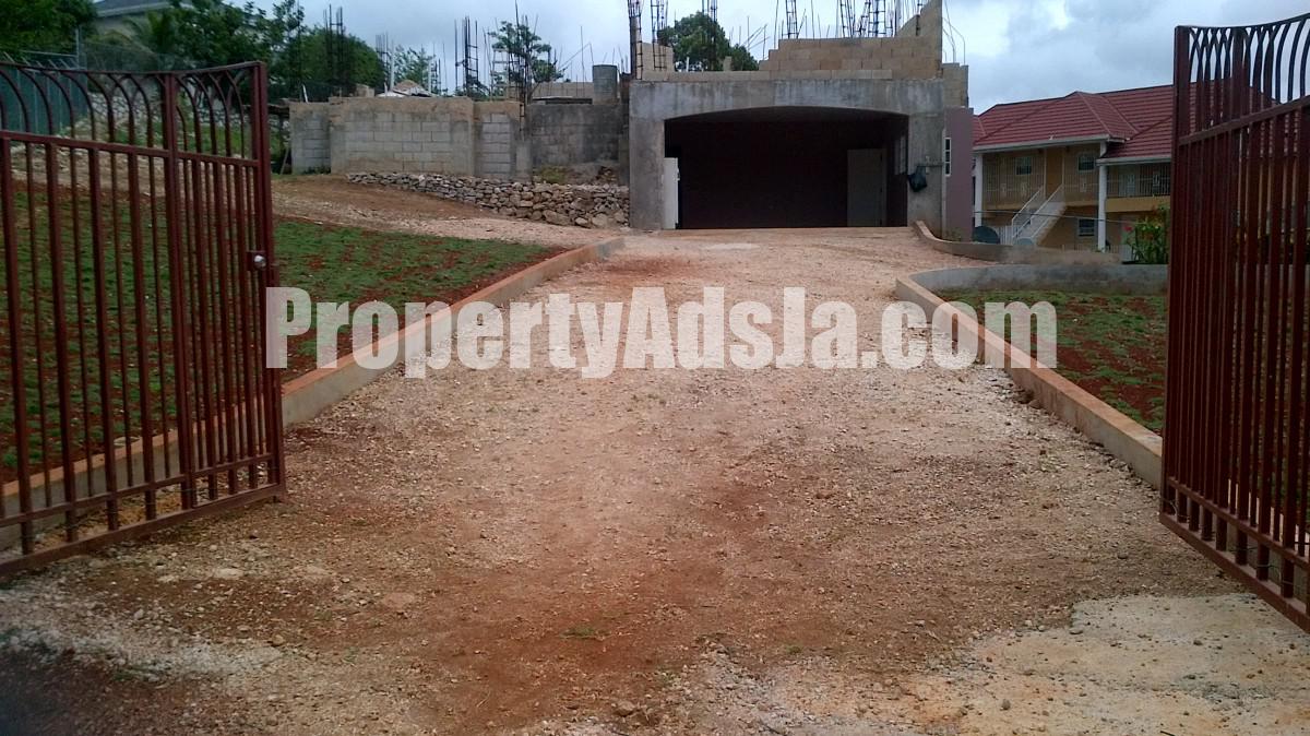 House For Sale in Greys Hill, Manchester Jamaica