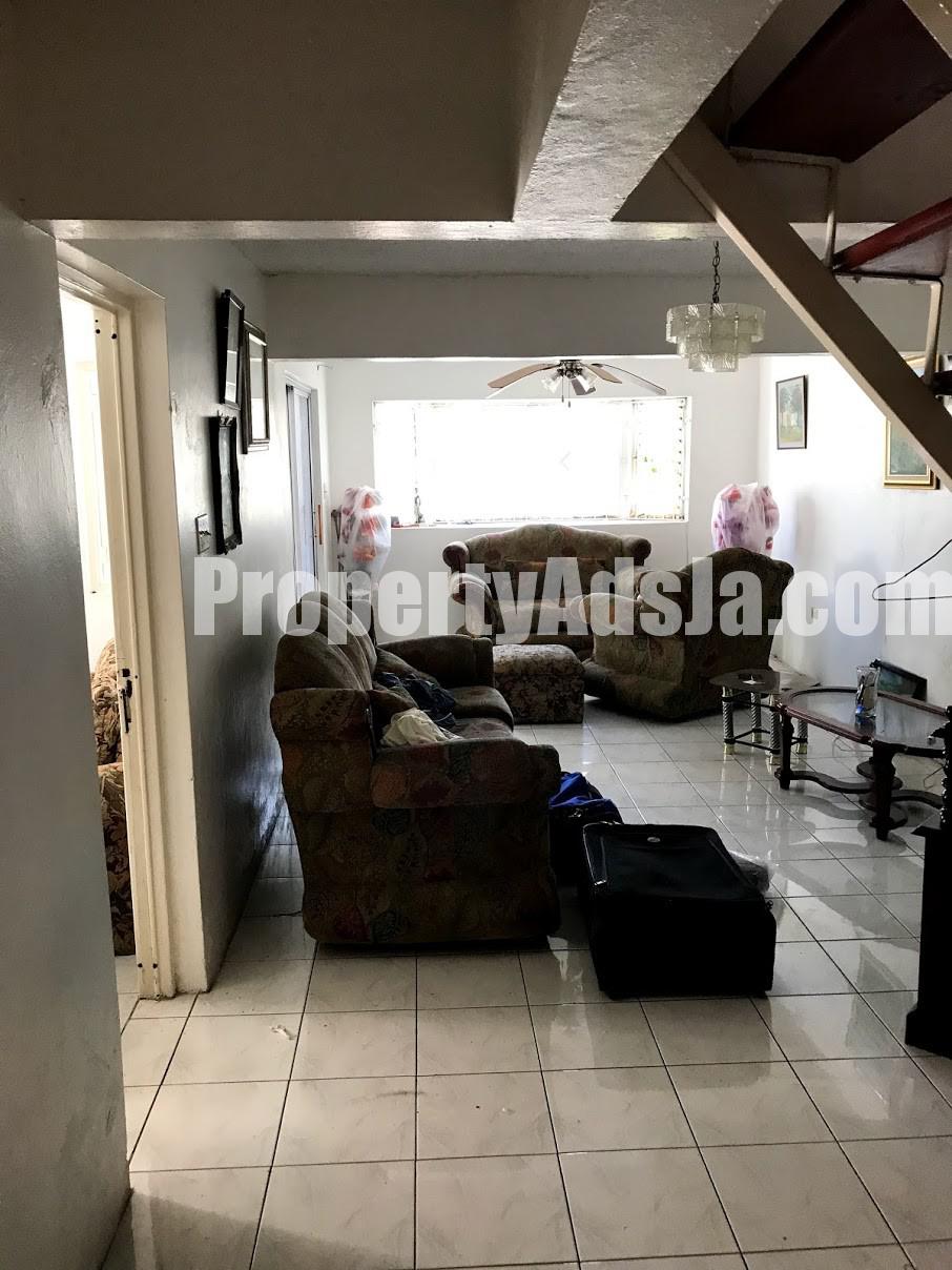 Townhouse For Sale in Bridgeport Portmore, St. Catherine Jamaica