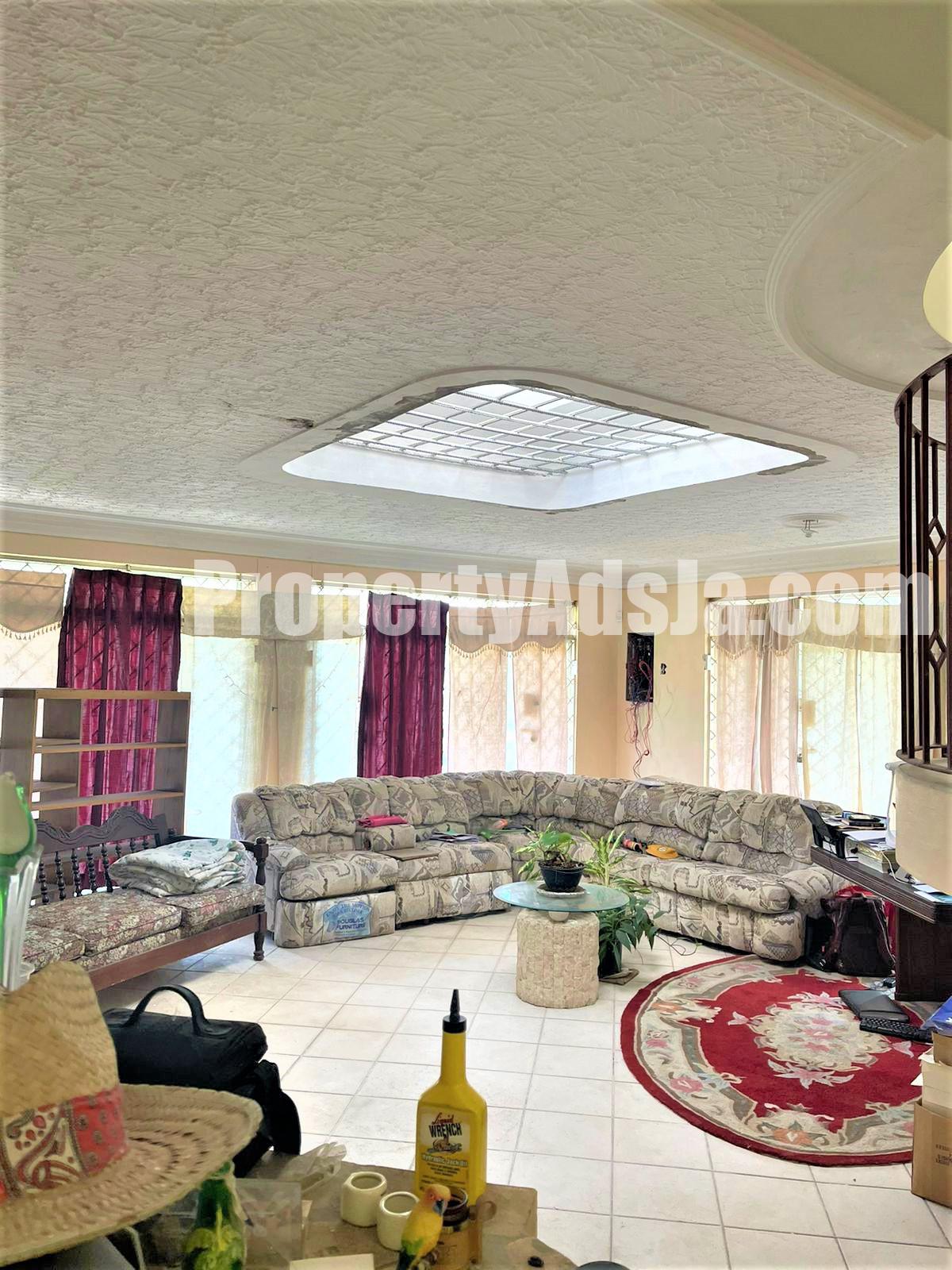 House For Sale in RED HILLS, Kingston / St. Andrew Jamaica