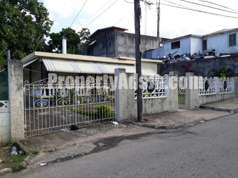 House For Sale in CRICHTON DRIVE, St. James Jamaica