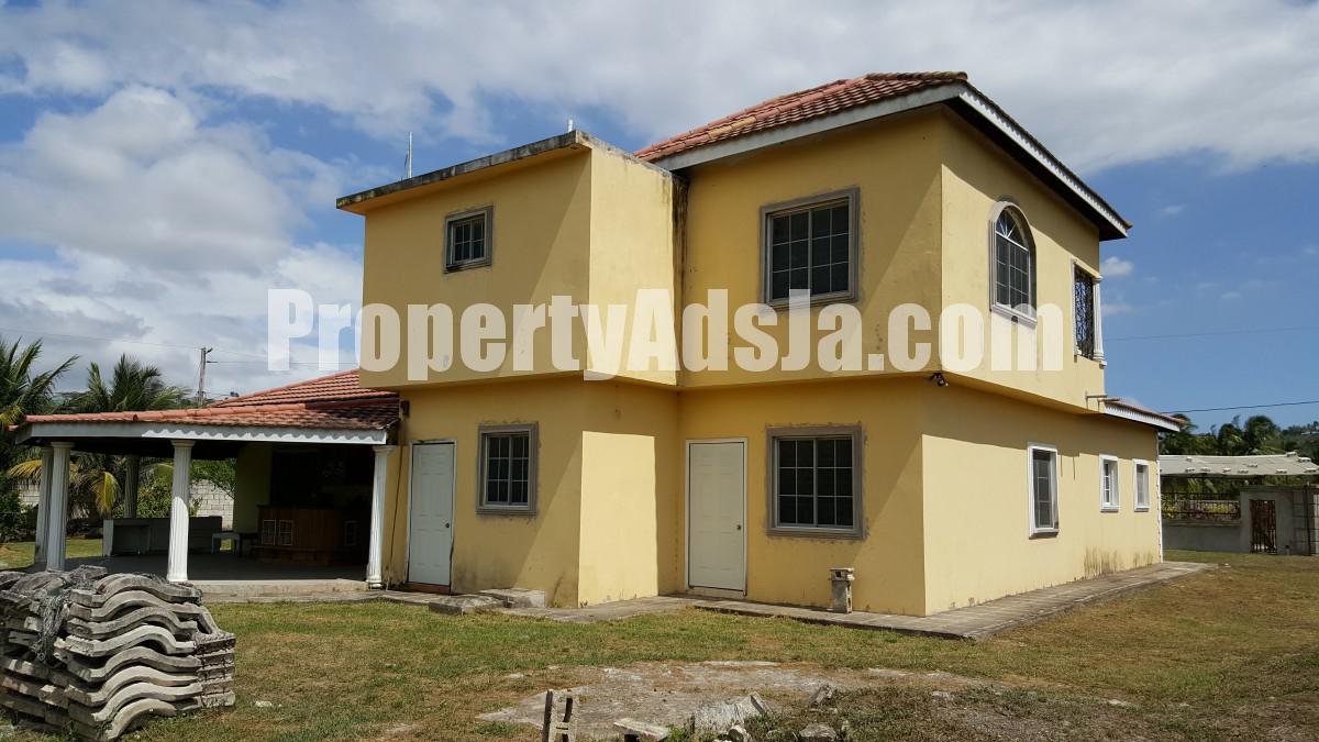 House For Sale in Danks Estate, Clarendon Jamaica