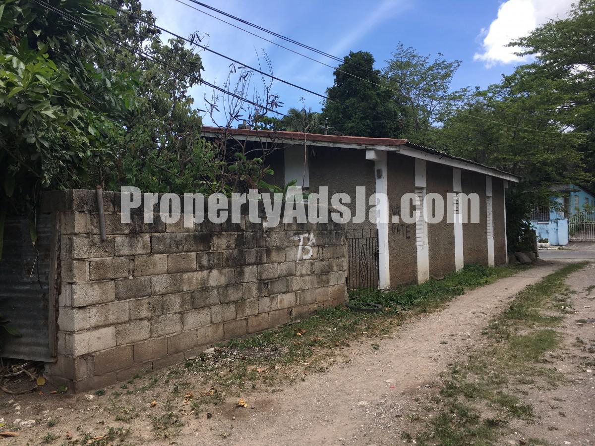 House For Sale in Mona Papine Estates, Kingston / St. Andrew Jamaica