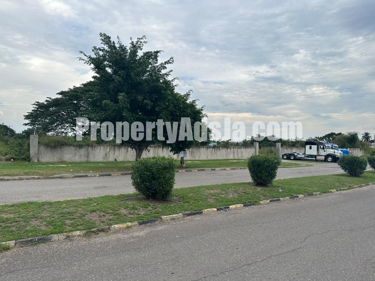 Commercial land For Sale in 1 Sydenham Villas, St. Catherine Jamaica