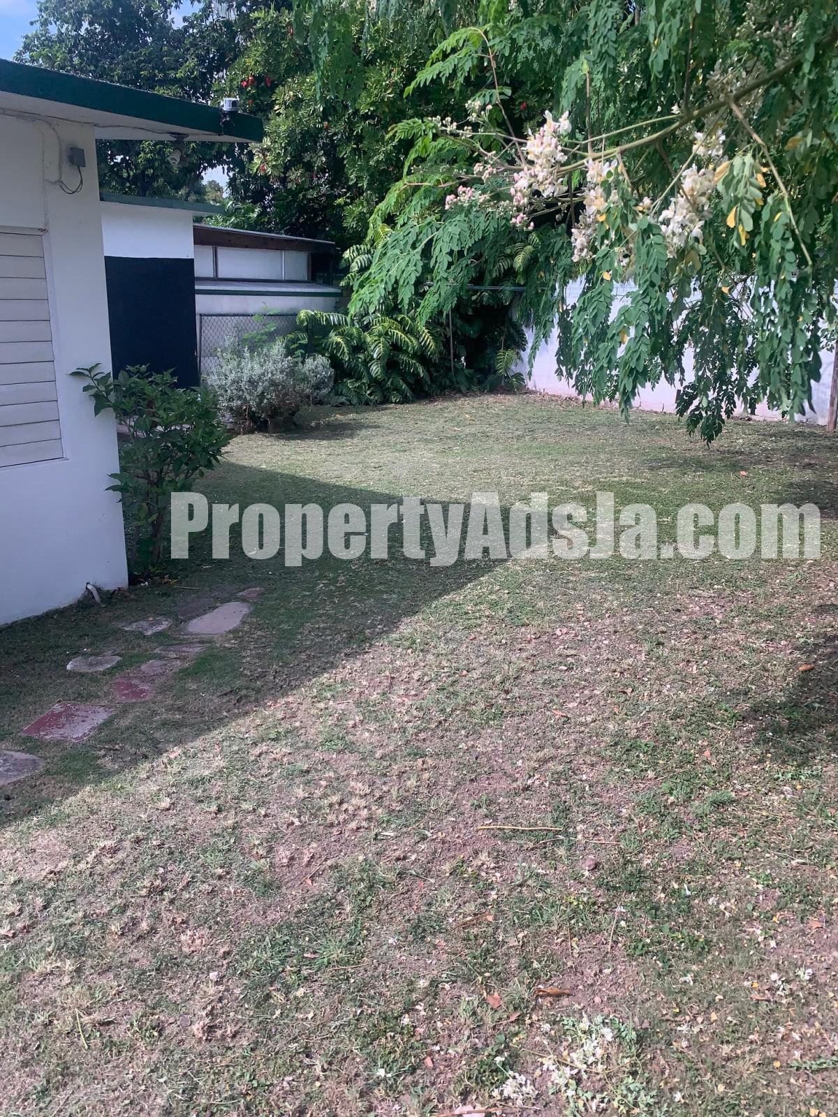 House For Rent in HOPE PASTURES, Kingston / St. Andrew Jamaica