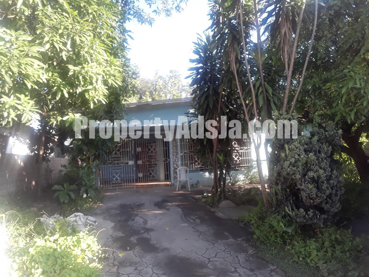 Flat For Rent in Washington Gardens, Kingston / St. Andrew Jamaica