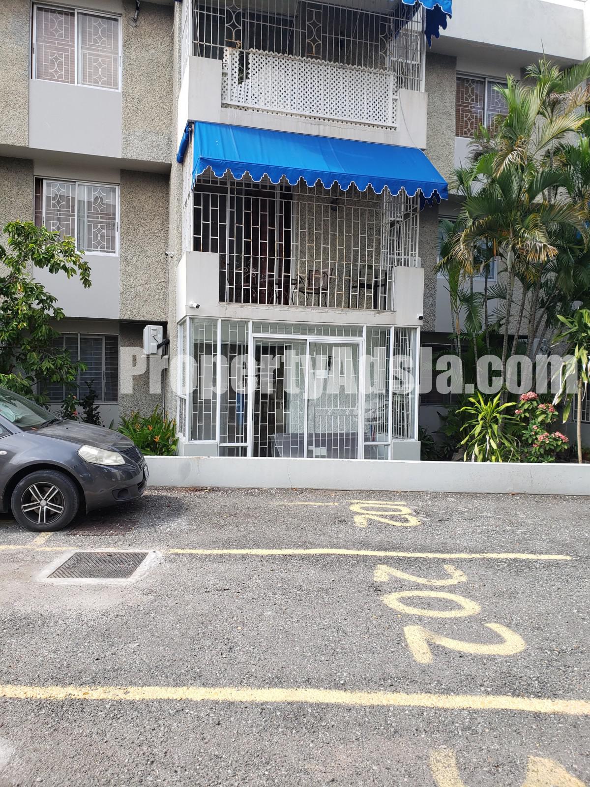 Apartment For Sale in Kingston 5, Kingston / St. Andrew Jamaica