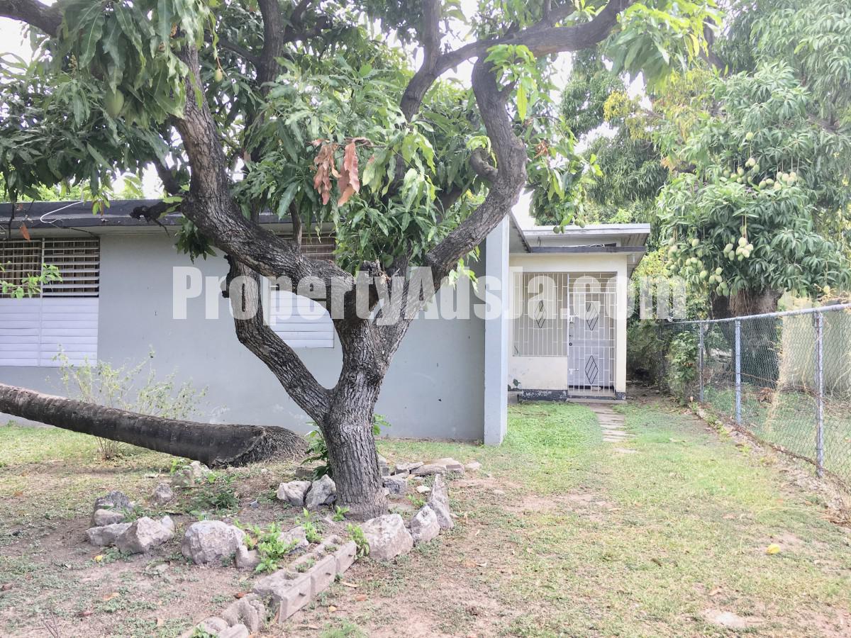 House For Sale in Mona, Kingston / St. Andrew Jamaica