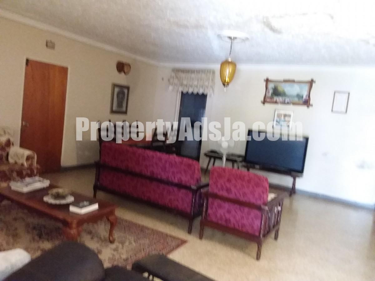 House For Sale in Inglewood, Clarendon Jamaica