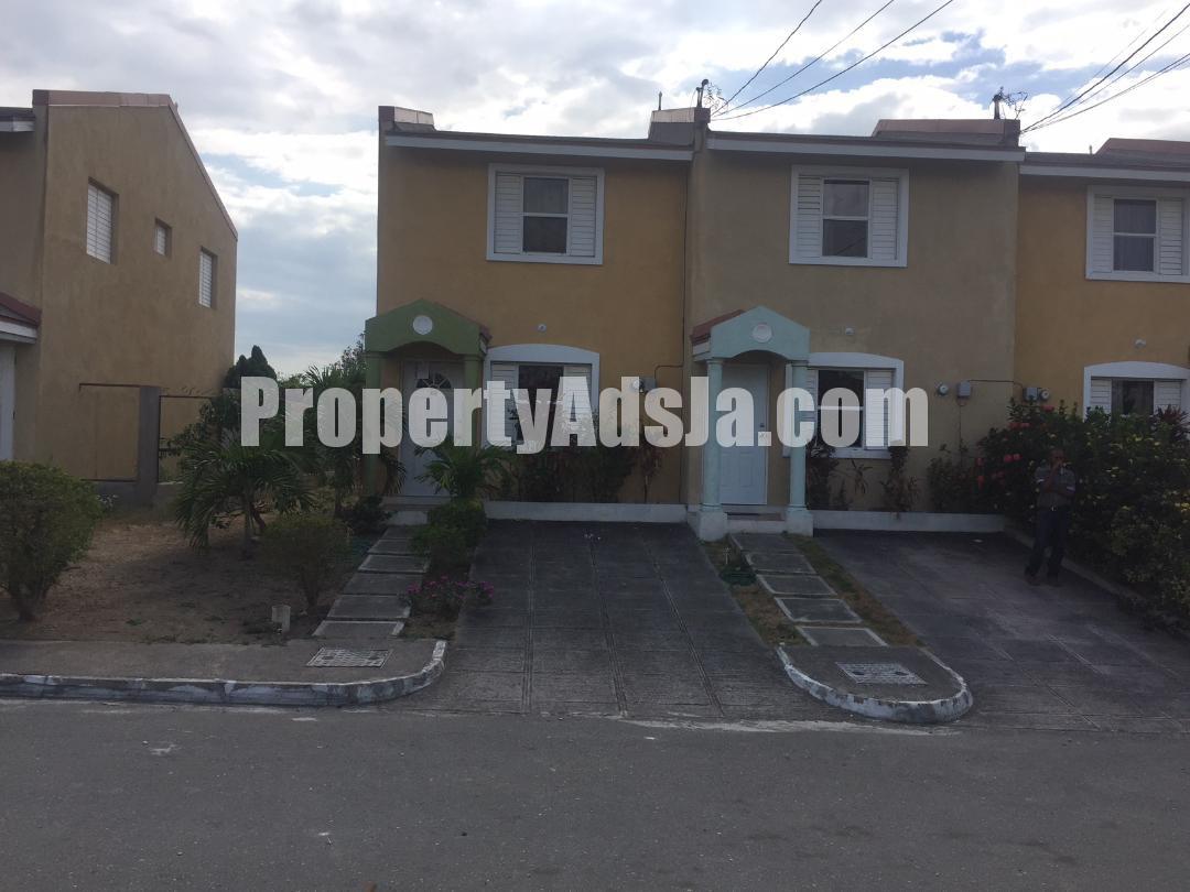 Townhouse For Sale in TWICKENHAM PARK SPANISH TOWN, St. Catherine Jamaica