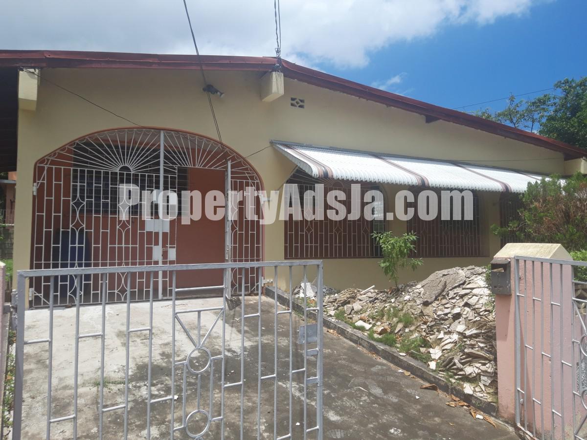 House For Rent in Queensborough, Kingston / St. Andrew Jamaica