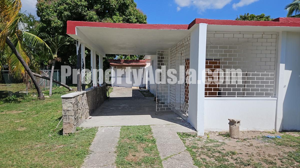 House For Sale in Mona Heights, Kingston / St. Andrew Jamaica
