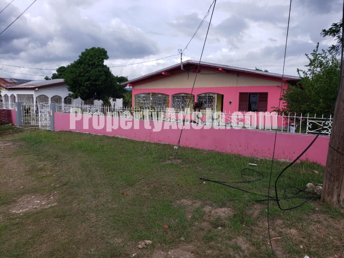 House For Sale in Four Paths, Clarendon Jamaica