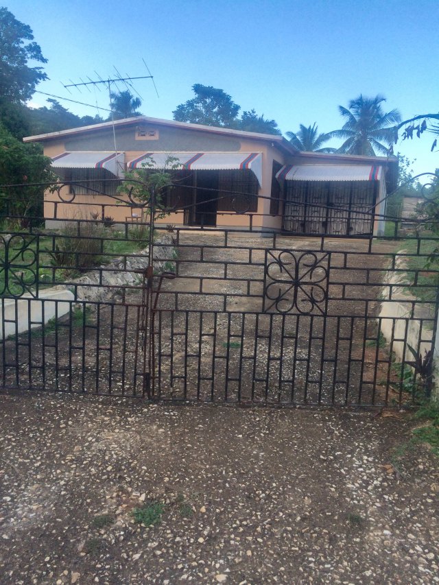 House For Sale in Linstead, St. Catherine Jamaica