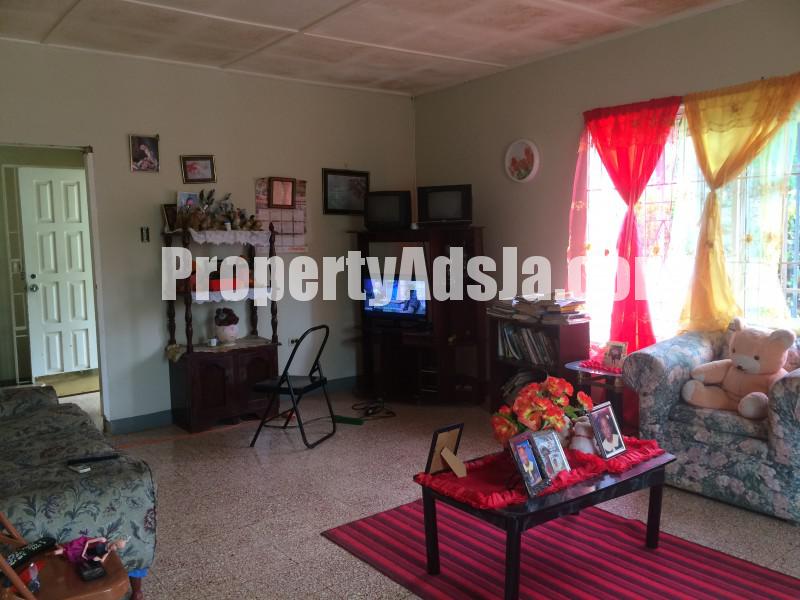 House For Sale in Manchester, Manchester Jamaica