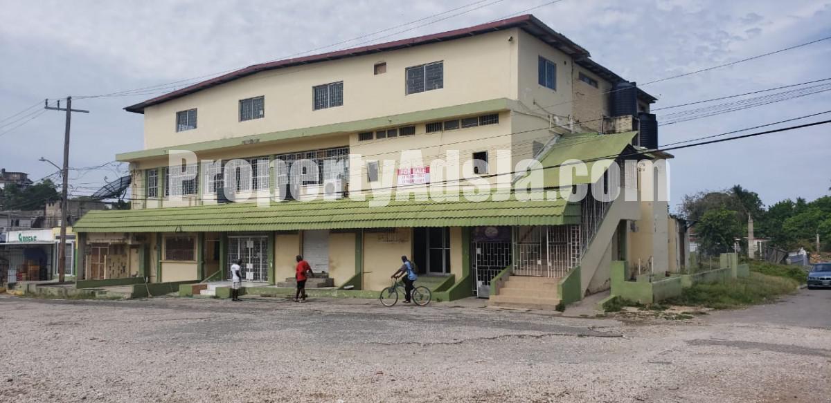 Commercial building For Sale in Greendale, St. Catherine Jamaica