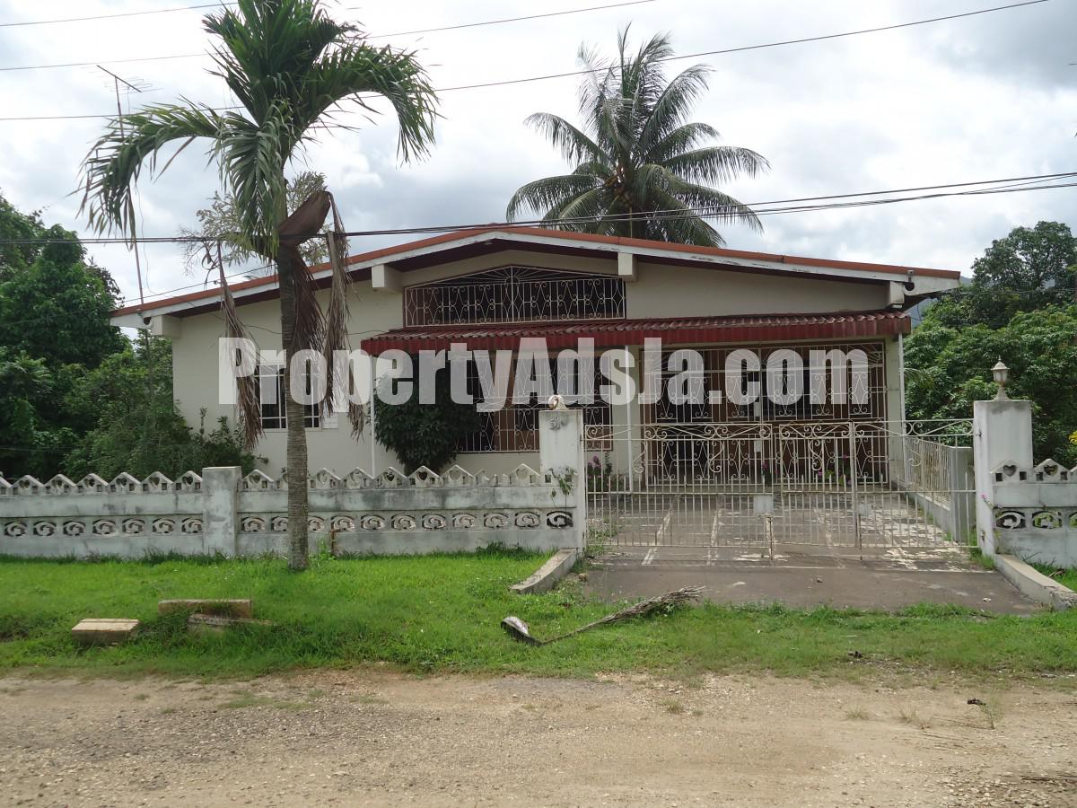 House For Sale in BOG WALK, St. Catherine Jamaica