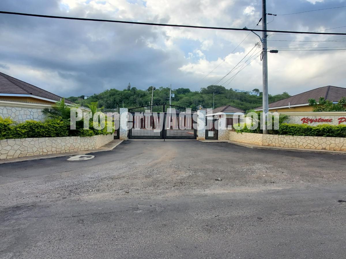 House For Sale in PART OF TREDEGAR PARK, St. Catherine Jamaica
