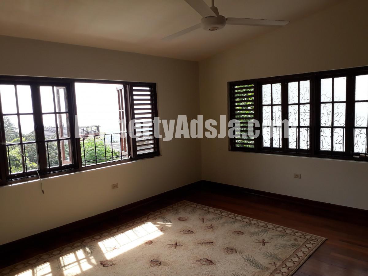 House For Sale in Jacks Hill, Kingston / St. Andrew Jamaica