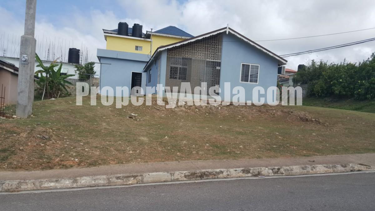 House For Sale in Rhyne Park Village, St. James Jamaica