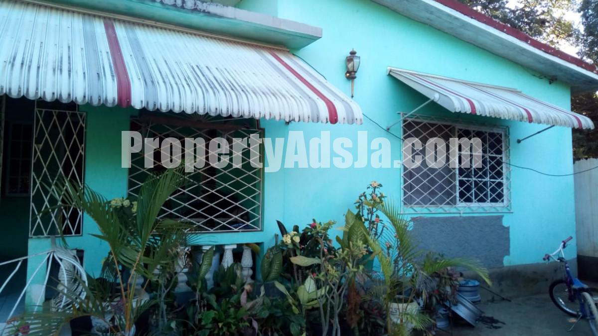 House For Sale in Burnt savannah, St. Elizabeth Jamaica
