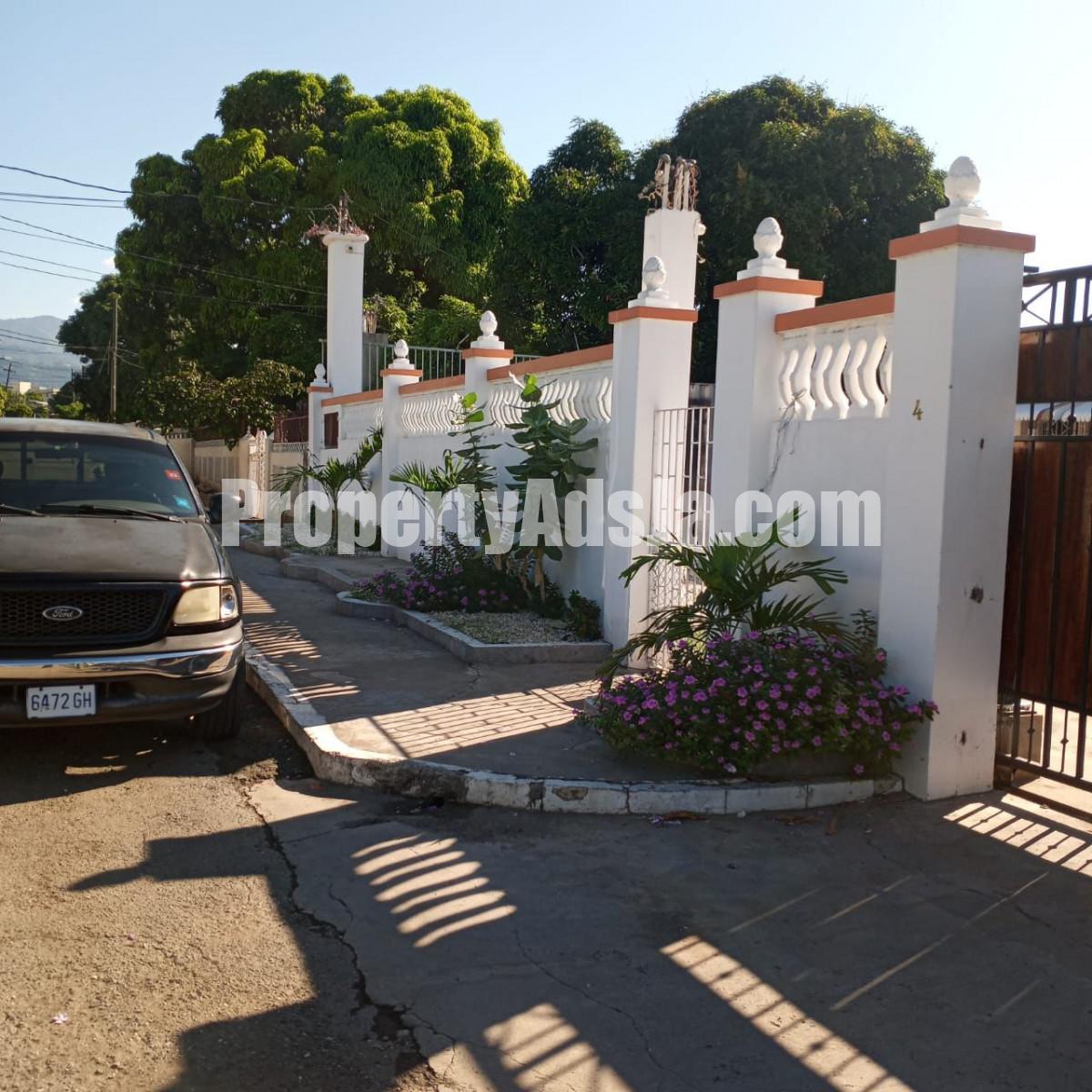 Apartment For Rent in Richmond Park, Kingston / St. Andrew Jamaica