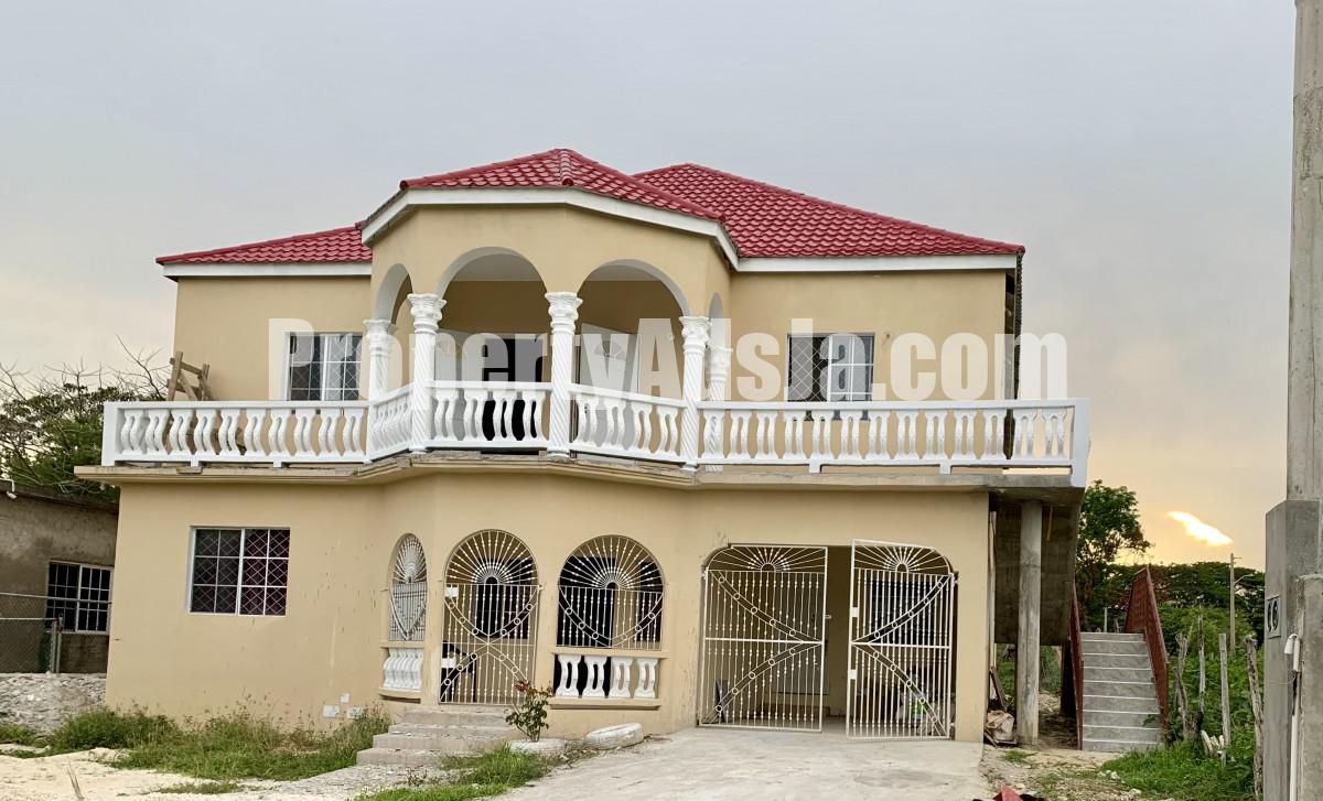 House For Sale in Black River, St. Elizabeth Jamaica