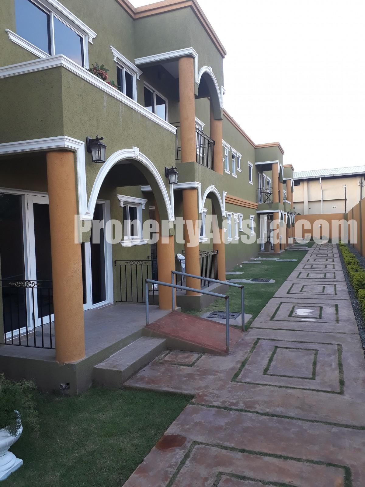 Apartment For Rent in Moreton Pk Molynes Rd, Kingston / St. Andrew