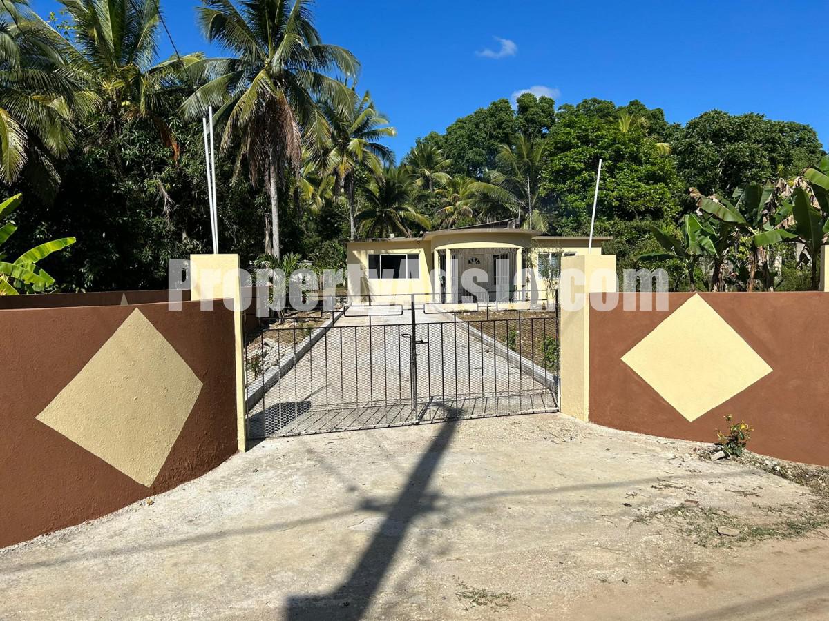 House For Sale in Prospect Bog Walk, St. Catherine Jamaica
