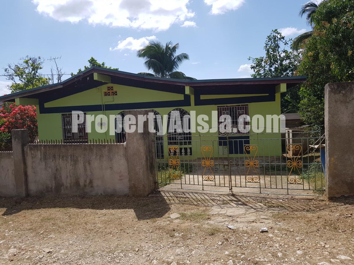 House For Sale in Deeside Linstead, St. Catherine Jamaica