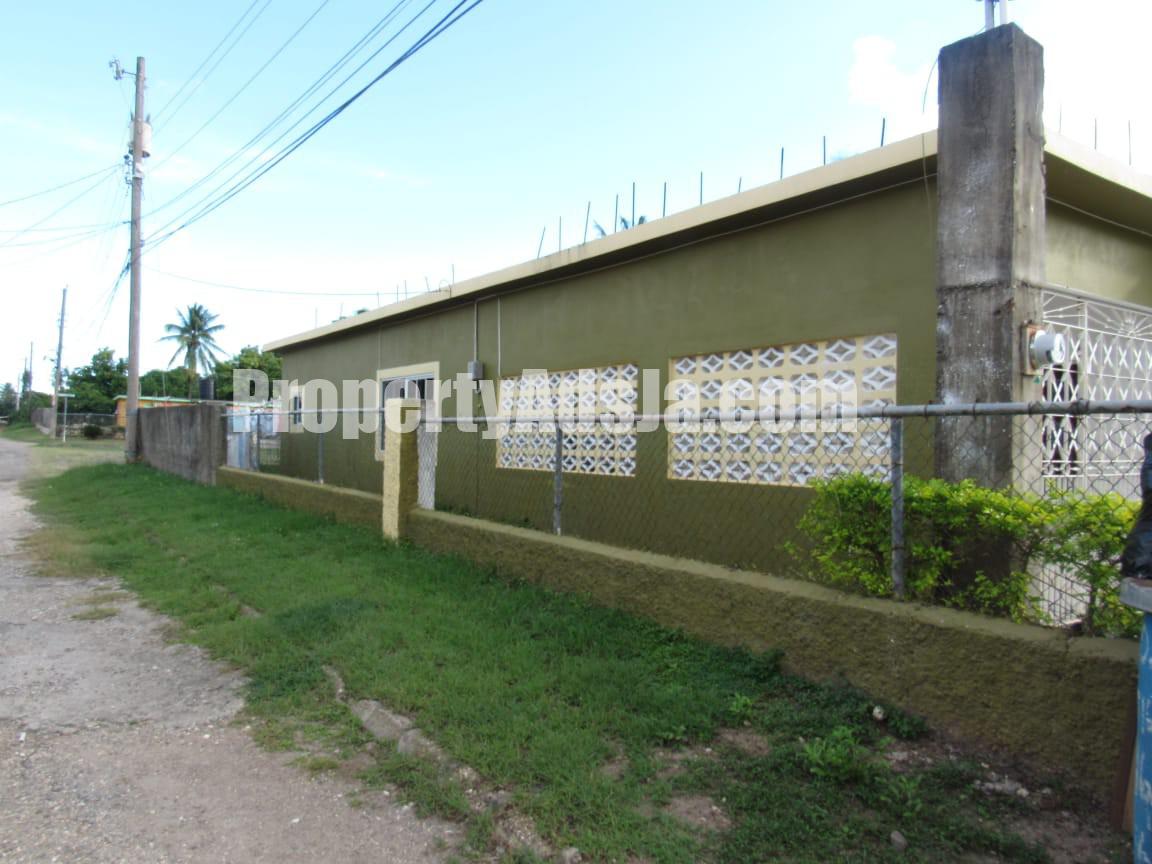 House For Sale in New Town Housing Scheme, Clarendon Jamaica