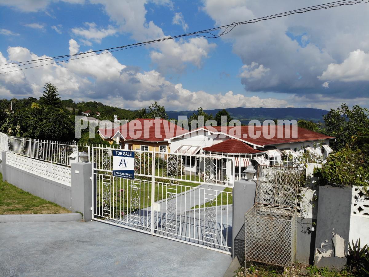 House For Sale in Caledonia Meadows, Manchester Jamaica