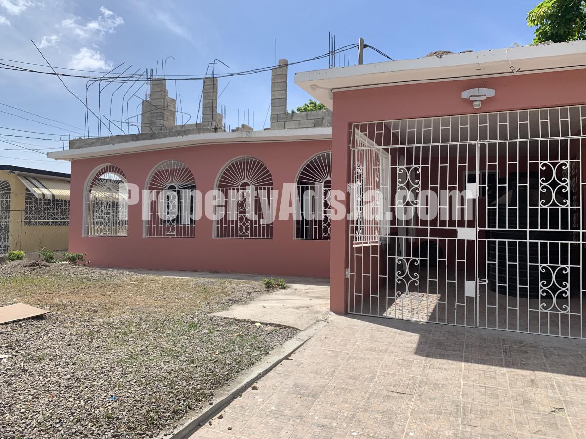 House For Rent in Spanish town, St. Catherine Jamaica
