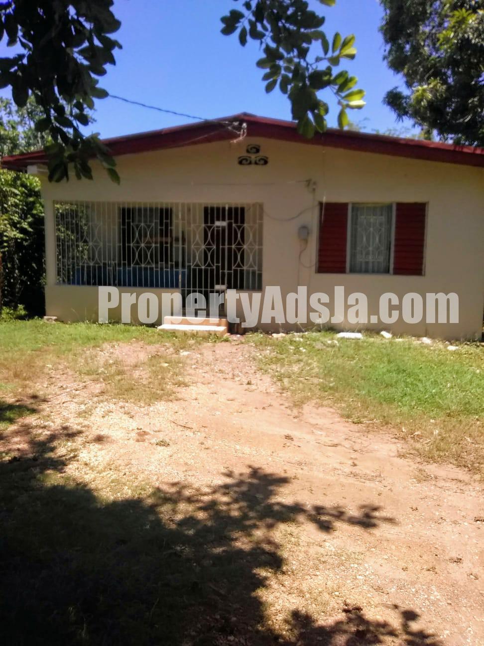 House For Sale in May Pen, Clarendon Jamaica